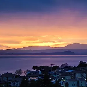 https://updown-seeview-app.hotelinveneto.com