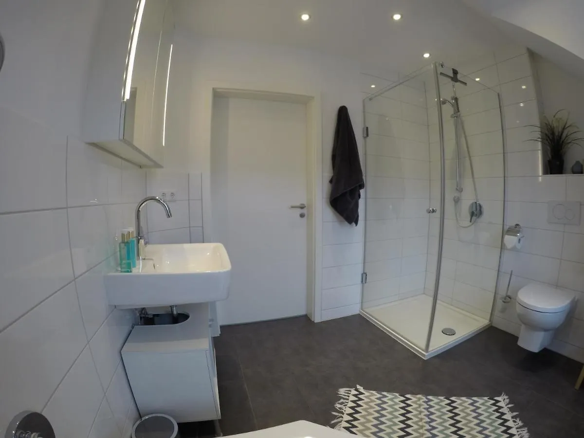 Neues Inserat, modernes Penthouse, nahe Würzburg Apartment